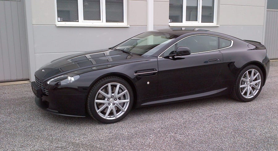 AstonMartinV8Vantage20150506