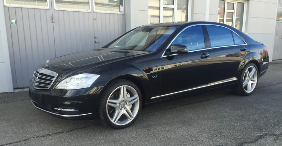 MB S 600 L 5,5 liters V12 och 517 hk. En otrolig bil med ett nypris på 174.000 Euro, nu några år senare kostar den ungefär som en nyare Volvo V70 i inköp