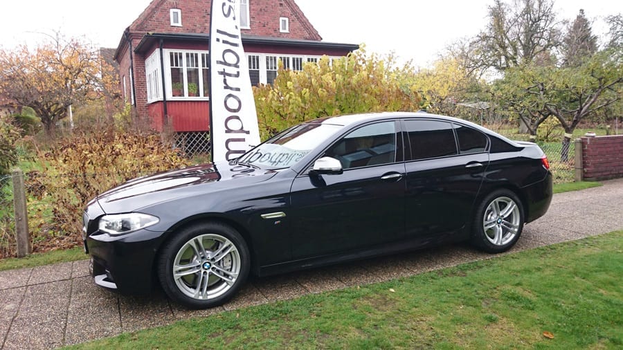 BMW M550d xDrive som importerats till kund med 12 månaders extra nybilsgaranti! BMW M550d xDrive. En härlig bil med riktigt snygg insida.